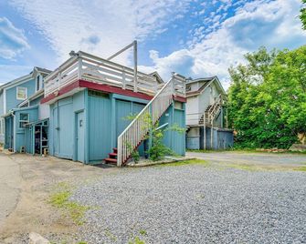 1 Mi to Historic District! Retreat in Bennington - Bennington