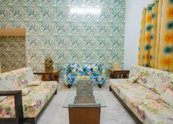 Homestay worth exploring - Raipur - Sala de estar