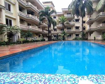 Seacoast Retreat- Lovely 2 BHK apartment with pool - Mormugao - Pool
