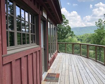 Cabin on the Hill In the Mountains - Rising Fawn - Balcony