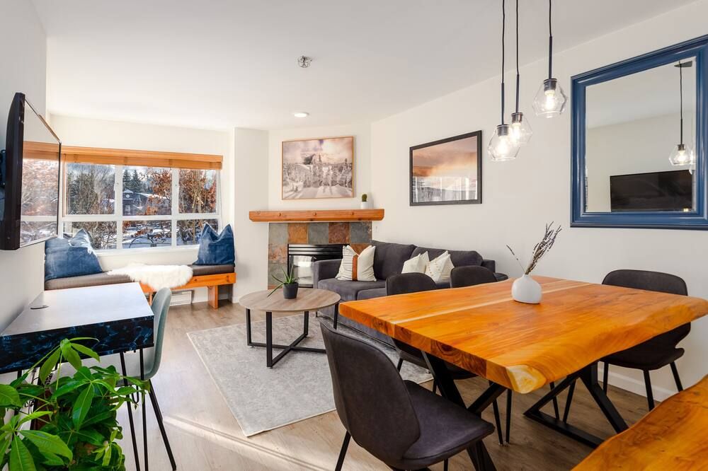 Mountain View Suite at Marketplace Lodge - Whistler - Restaurant
