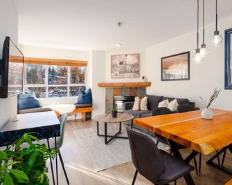 Mountain View Suite at Marketplace Lodge - Whistler - Restaurant