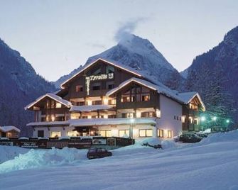 Hotel Tyrolia - Rocca Pietore - Gebouw