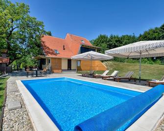 Beautiful Home In Bedenica With Sauna - Marija Bistrica - Pool