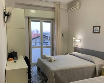 Hotel Levante - Riccione - Camera da letto