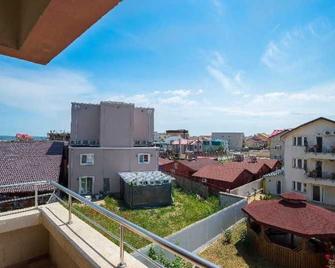 Hostel Nova Route - Mamaia - Balcony