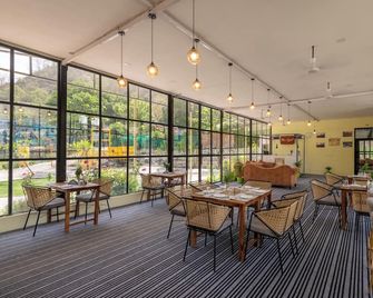 Ayali Riverside Resort by Alivaa- Rishikesh - Rishikesh - Restaurante