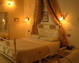 Affittacamere Francesca - Castellammare del Golfo - Schlafzimmer