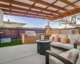 Jacuzzi 6 Bedroom Close To Downtown Beau - National City - Patio