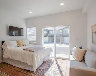 The Studio at 642 - American Fork - Bedroom