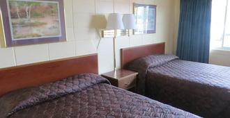 Broadway Inn - Council Bluffs - Bedroom