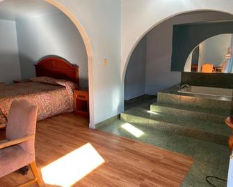 Full Moon Inn - Los Angeles - Bedroom