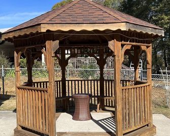 Private/Contempo/Cozy/House & pool/17 min from ATL & in the Atlanta Metro Area - Morrow - Patio