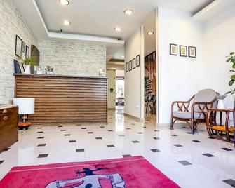 Hotel Divan - Sarajevo - Front desk