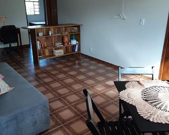 Cozy house in Alto Paraíso - Alto Paraíso de Goiás - Pokój dzienny