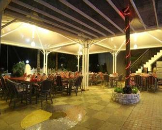 Apricus Inn Riverside - Cavelossim - Restaurant