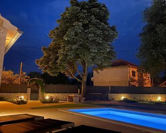 Experience Village Life - Jokini Dvori With Private Pool - Pokrovnik - Piscina