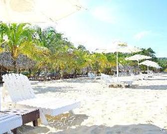 Arenas Beach Hotel - Big Corn Island - Beach