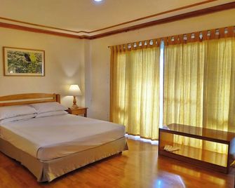 Ridgewood Hotel Baguio near The Mansion - Baguio