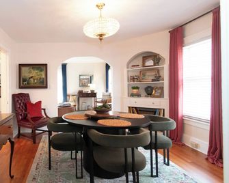 Eclectic Luxury Loft - Richmond - Dining room