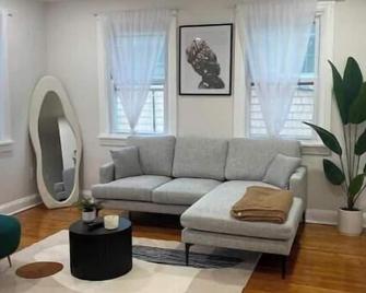 Centrally Located: Easy Nyc & Nj Access - Carteret - Sala de estar