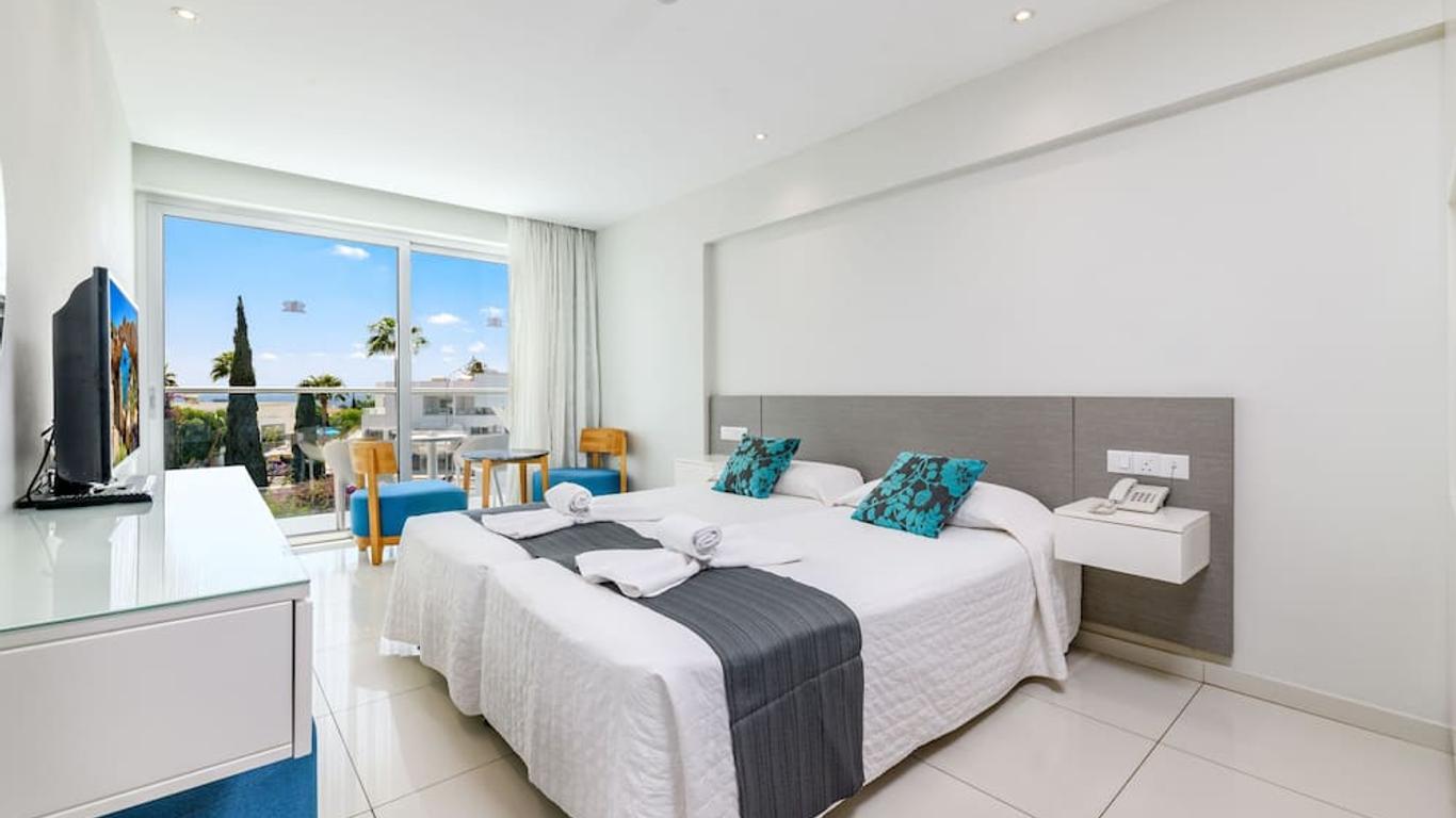 ريفر روك هوتل