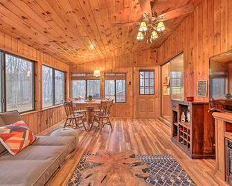 Furnished Deck and Fire Pit Lake Wallenpaupack Home - Lake Ariel - Living room
