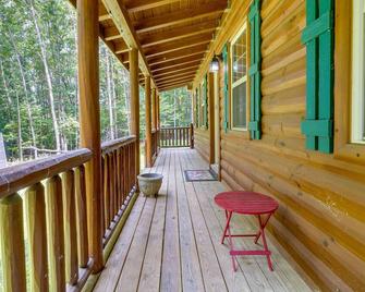 Marlinton Cabin Rental with Greenbrier River Access! - Marlinton - Balcón