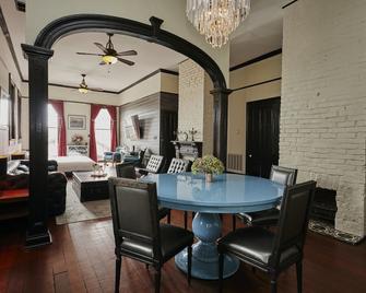 Royal Street Inn and R Bar - New Orleans - Dining room