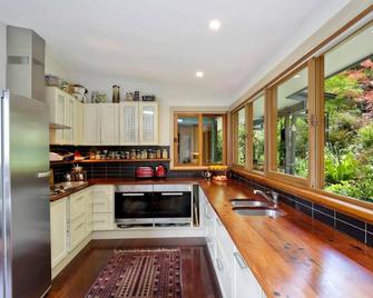The Black Cockatoo - Secret Garden Treetops Home - Katoomba - Mutfak