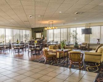 Croix Grand Hotel - Sebring - Lobby