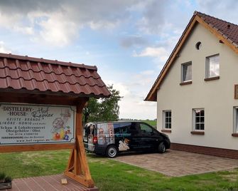 Urlaub auf dem Bauernhof - Mecklenburgische Seenplatte - Fünfseen - Gebäude