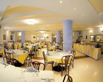 Villaggio Club La Pace Hotel - Drapia - Restaurante