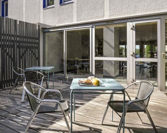 Ibis Budget Arles Sud Fourchon - ארל - פטיו