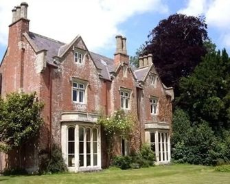 Dilton Court Farm B&B - Westbury - Building