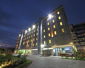 بوب! فندق مطار جاكرتا - Tangerang City - مبنى