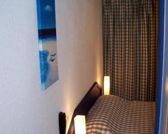 Hôtel le Relais - Cierzac - Habitación