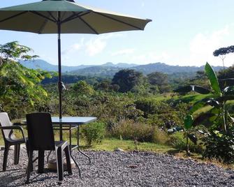 Hostal Casa Las Lajas - Las Lajas (Chiriqui) - Patio