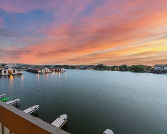 The Best Sunset On The Lake! - Horseshoe Bay - Balcony