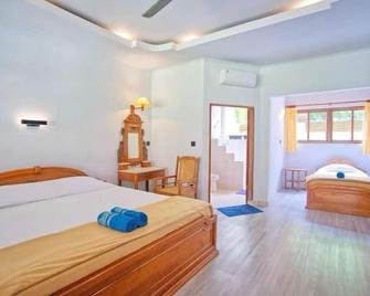 Un's Hotel - Bali - Kuta
