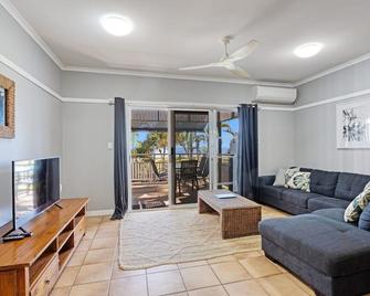 Villa 07 Moreton island - 湯加魯馬 - 客廳