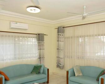 Daa Dingbe Suites - Luxury Two Bedroom Apartments - Tamale - Living room