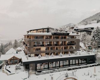 Hotel Berghof - St Johann in Salzburg - Sankt Johann im Pongau - Building
