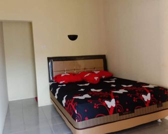 Sunrise Banyuwangi Homestay - Banyuwangi - Habitación