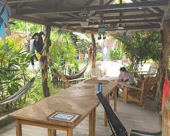 Casa Shangri La - Canoa - Patio