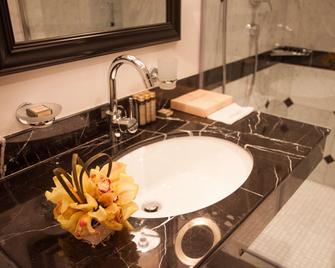 Khreschatyk City Center Hotel - Kyiv - Quarto