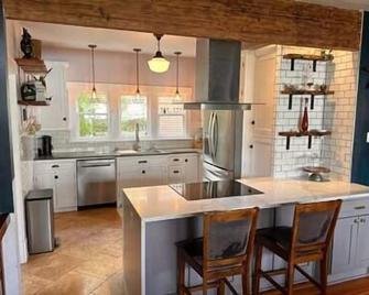 Historic 1905 craftsman - Centralia - Kitchen