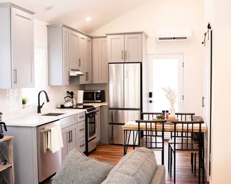 Cranberry Ridge - Ridge Way - Glen Arbor - Kitchen