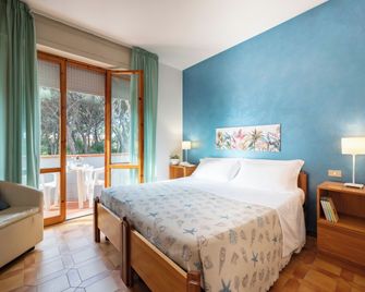 Hotel Parco dei Pini - 100mt dal Mare - Follonica