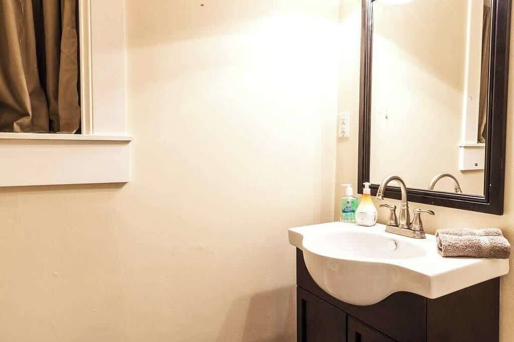 Historic 3Br Home in Heart of SLC Close to Skiing - Salt Lake City